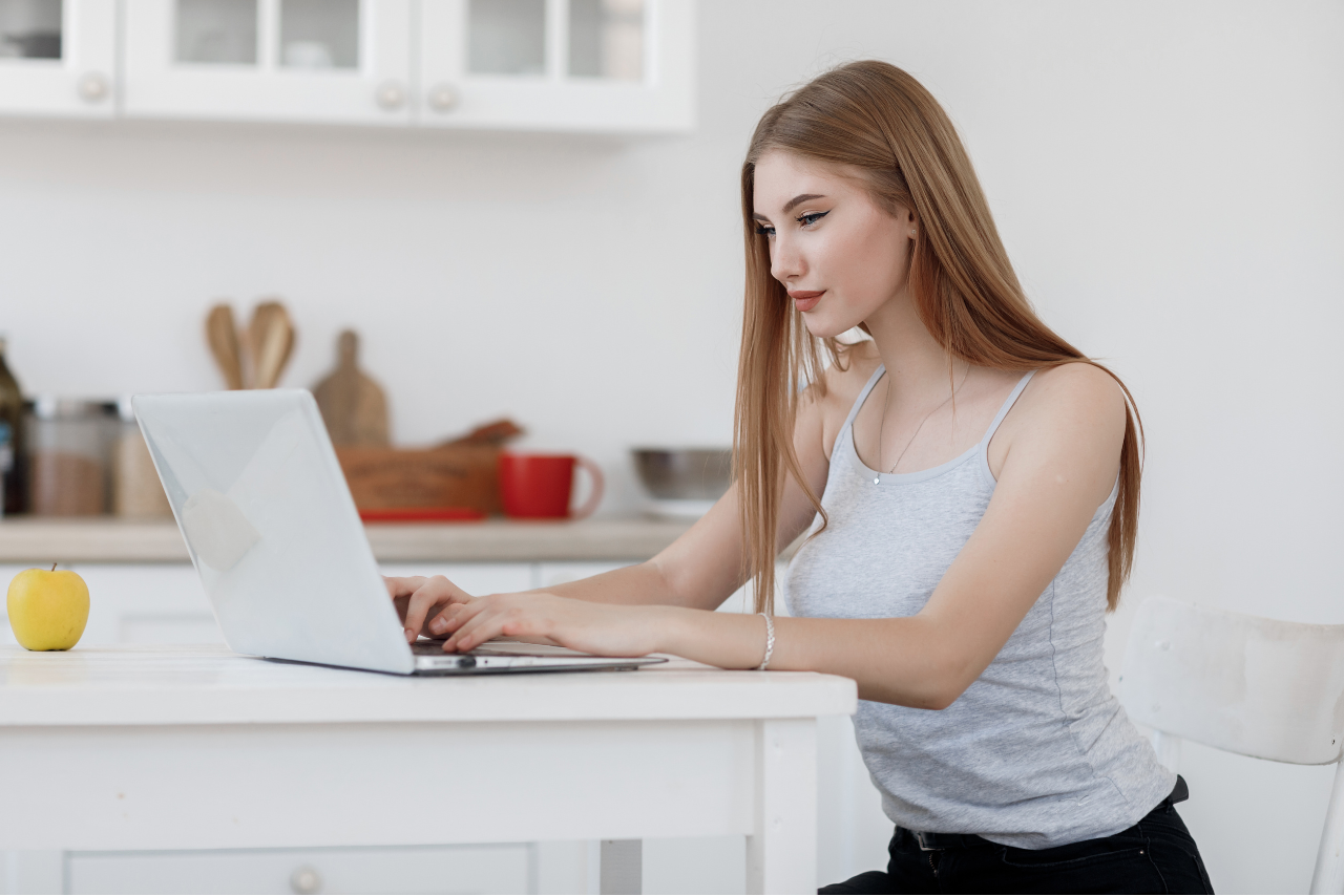 Shy стиль в вебкам в Питере: Как работать в комфортном формате и зарабатывать в студии